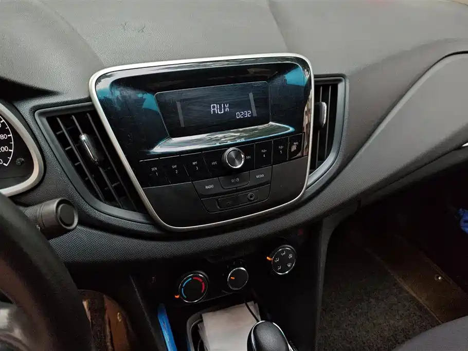 Chevrolet Cavalier 2016 1.5L Automatic Enjoyment Edition фото 13