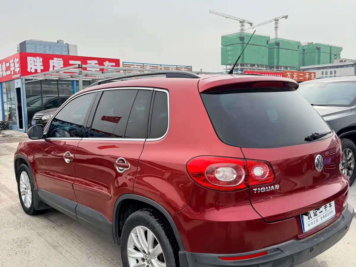 Volkswagen Tiguan 2011 Model 2.0TSI R-Line фото 6