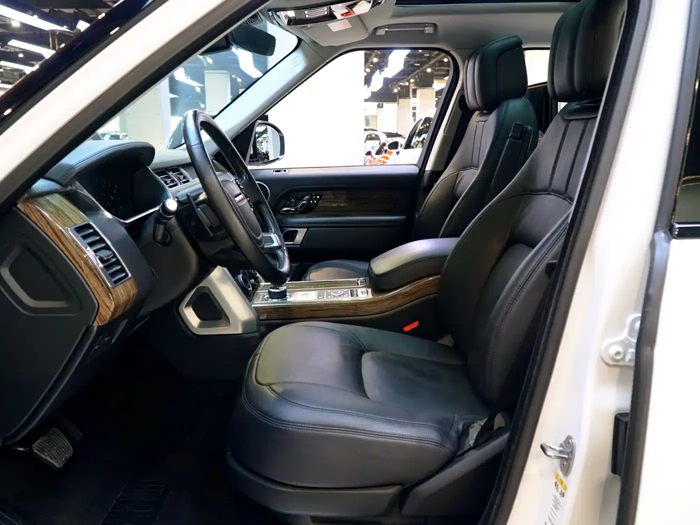 Land Rover Range Rover 2019 3.0 SC V6 Heritage Extended Edition фото 8