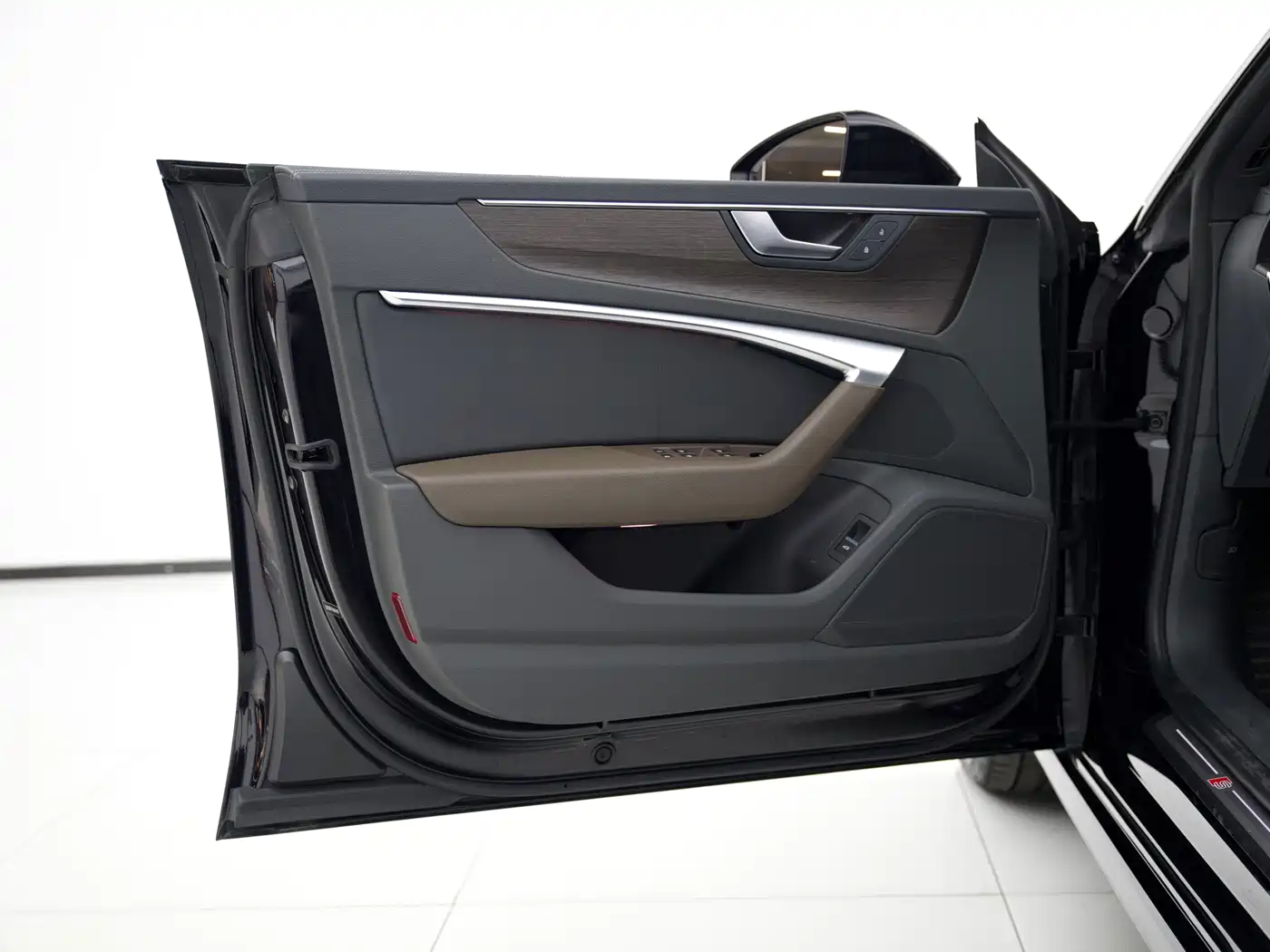 Audi A7L 2022 2022 45 TFSI quattro S-line Vision Gloss Black Package