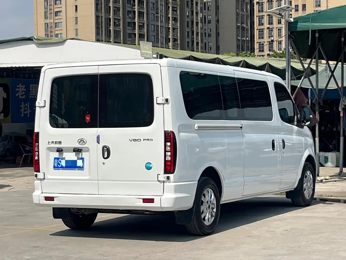 SAIC Maxus Xintu V80 2024 Aoyun 6MT Long Wheelbase Ultra-low Roof 147Ps 6/7/8/9-seater фото 2