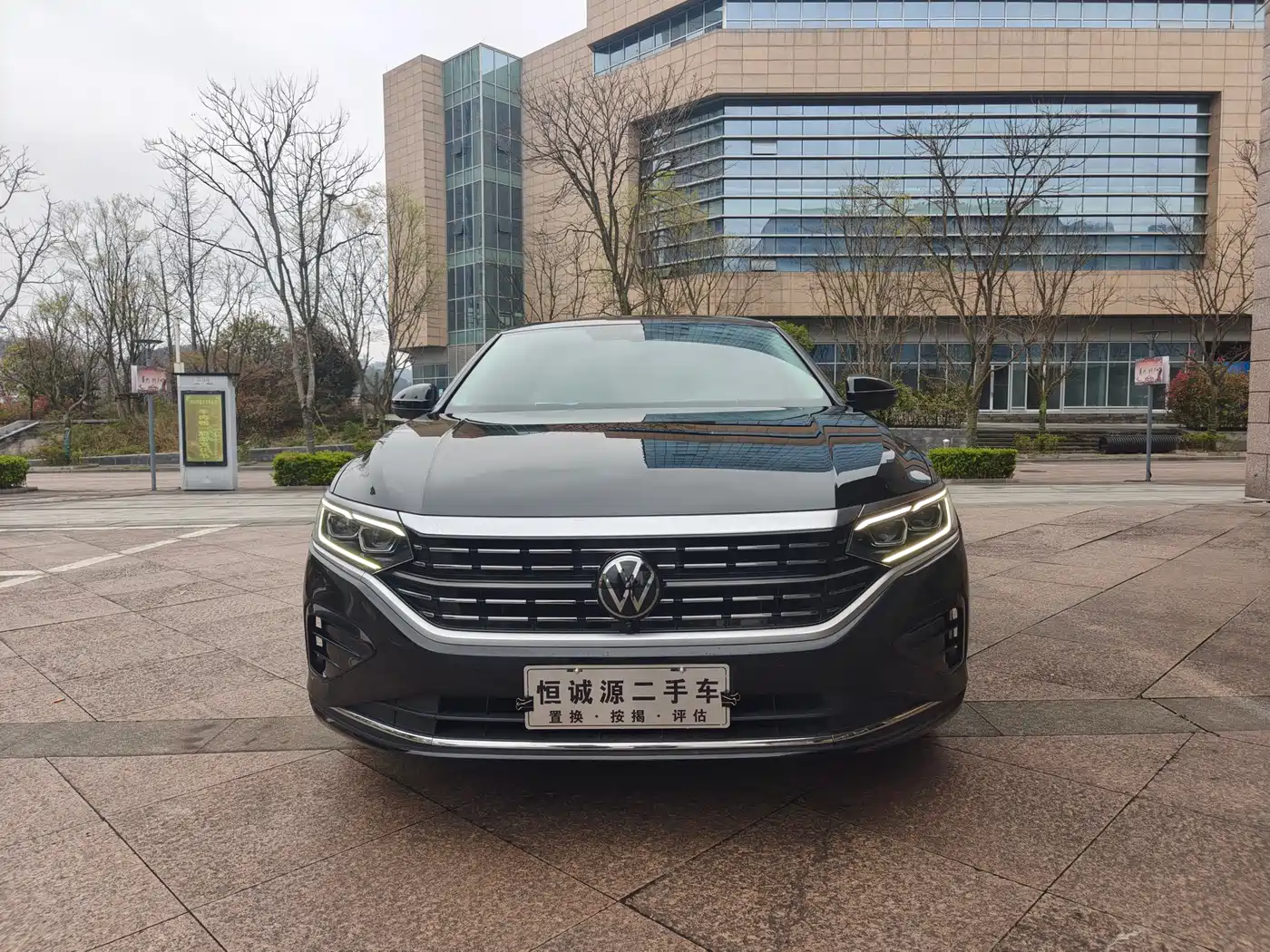 Volkswagen Passat 2023 Facelift 330TSI Luxury Edition фото 3