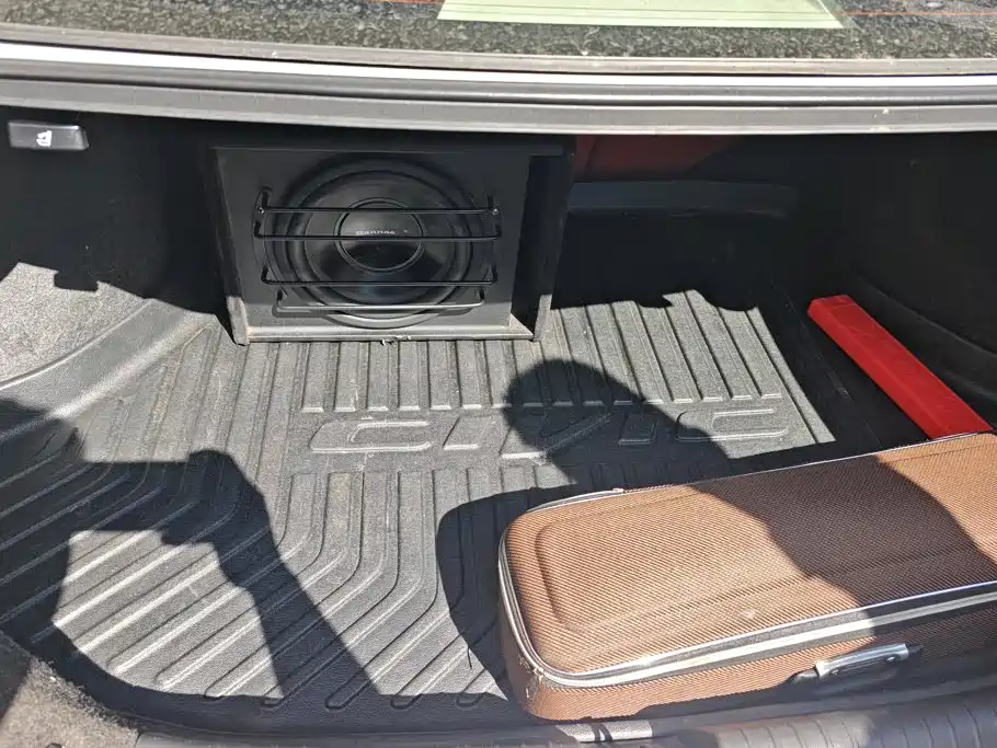 Фото 4 - Honda Civic