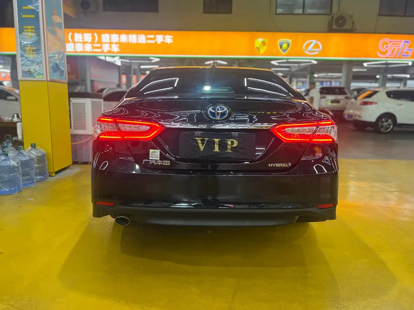 Toyota Camry 2021 Hybrid 2.5HG Luxury Edition фото 4