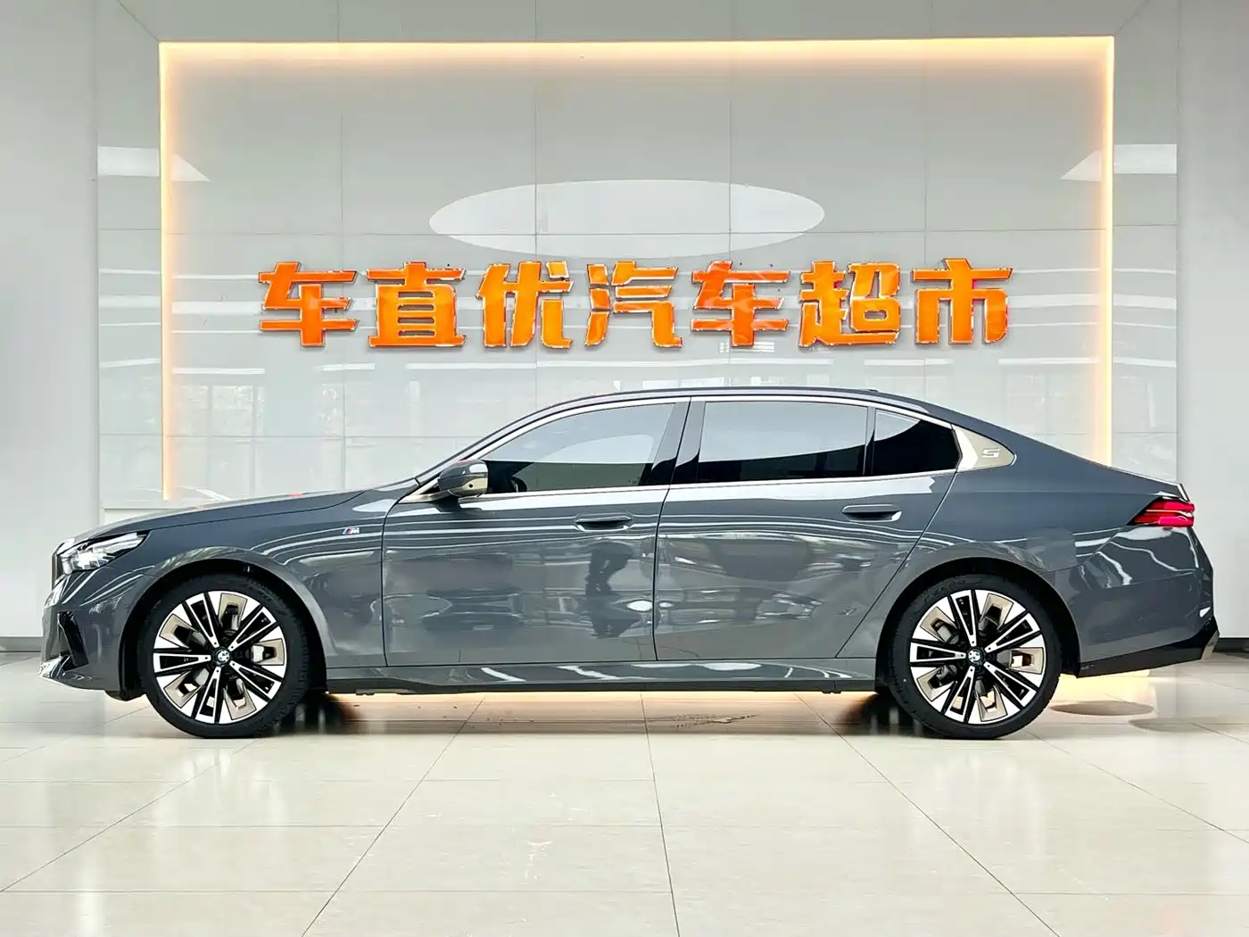 BMW 5 Series 2024 530Li Premium M Sport Package фото 4