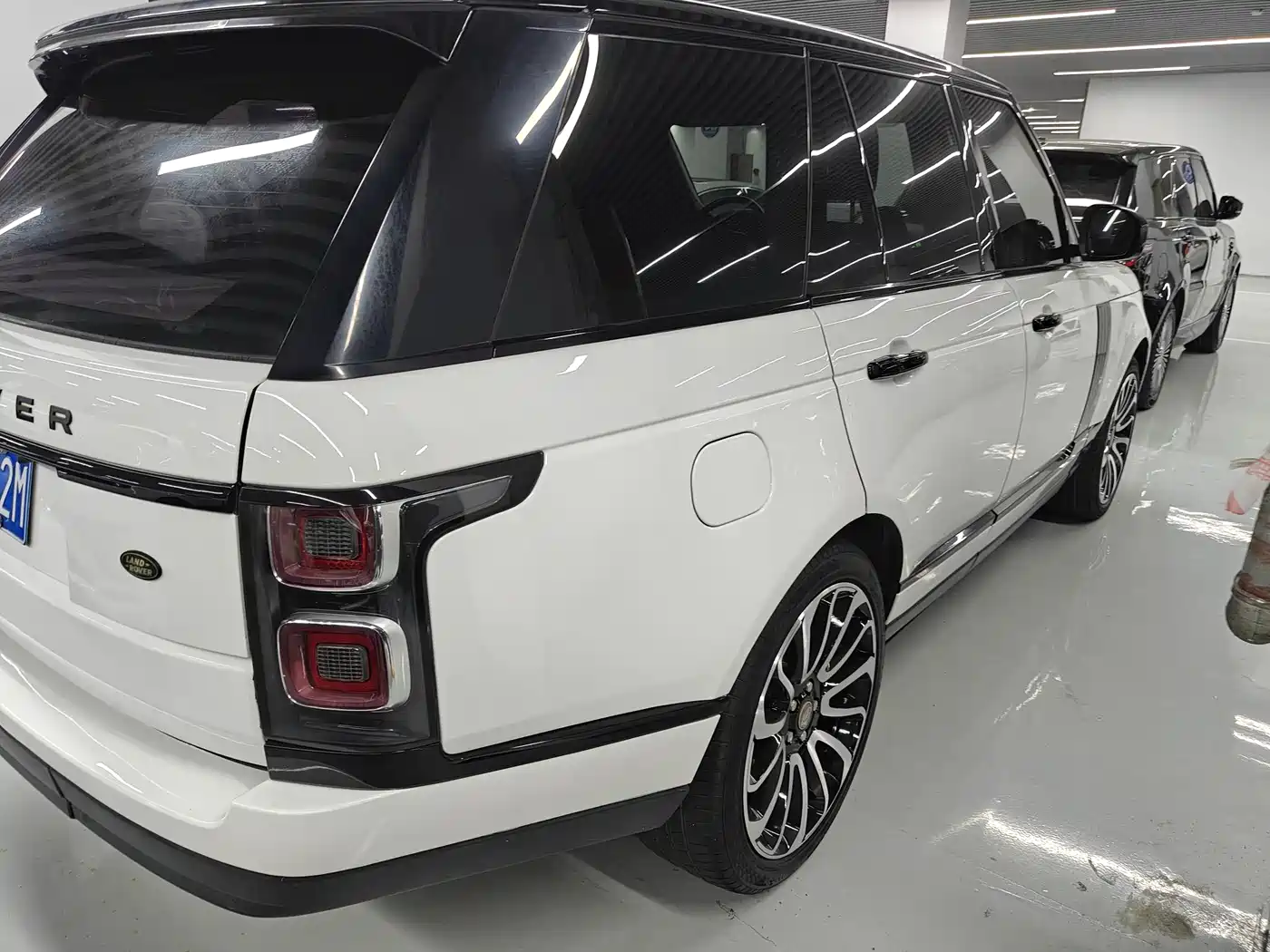 Land Rover Range Rover 2017 3.0 SC V6 Golden Age Edition фото 9