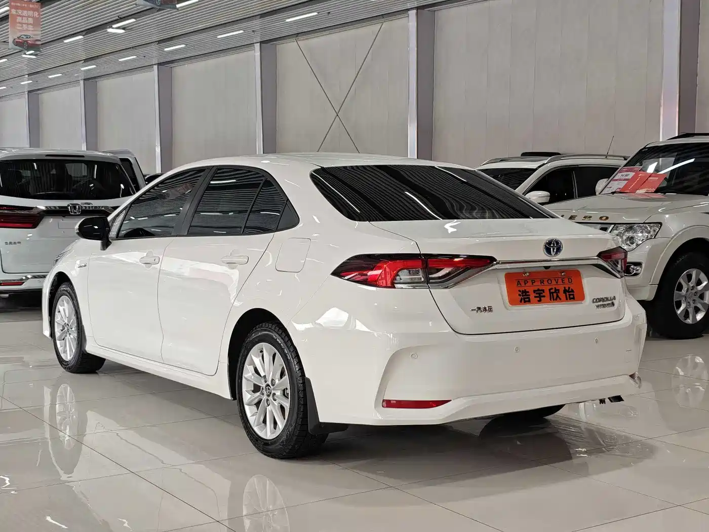 Toyota Corolla 2021 Hybrid 1.8L E-CVT Elite Edition фото 4
