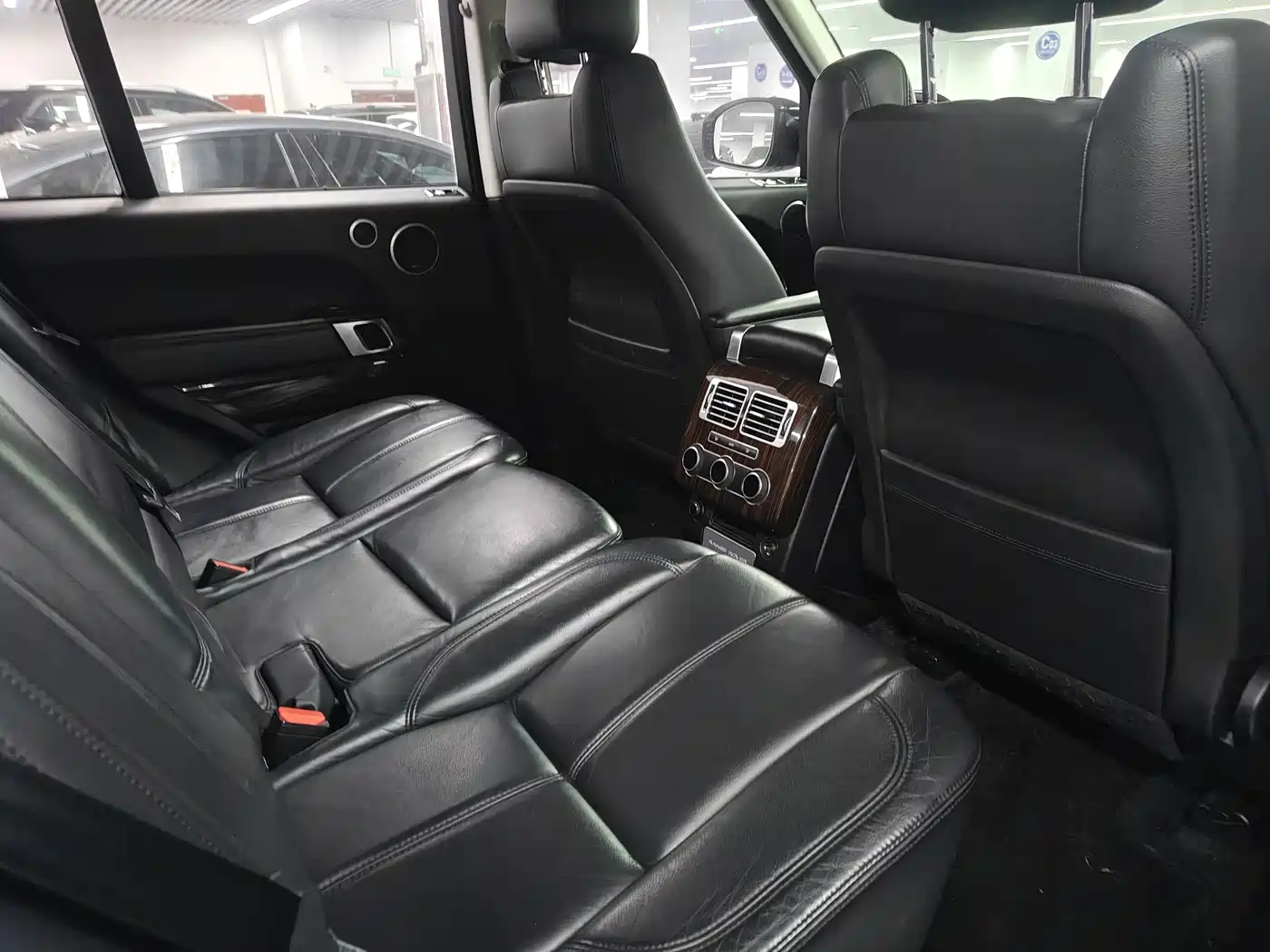 Land Rover Range Rover 2017 3.0 SC V6 Golden Age Edition фото 8