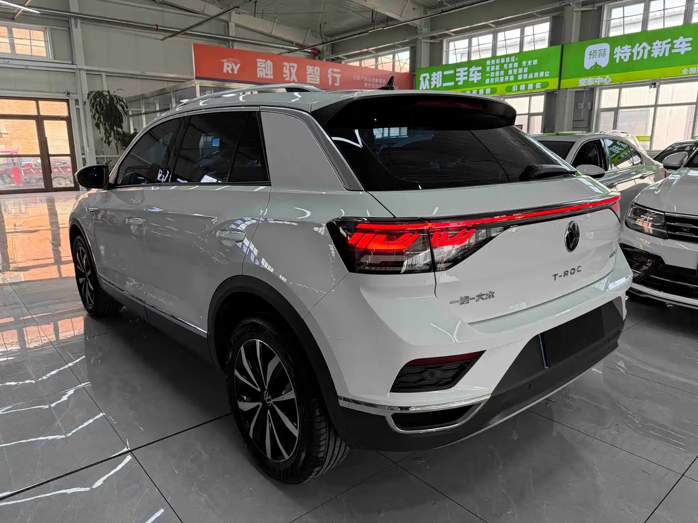 Volkswagen T-ROC 2023 280TSI DSG 2WD Time Edition фото 6