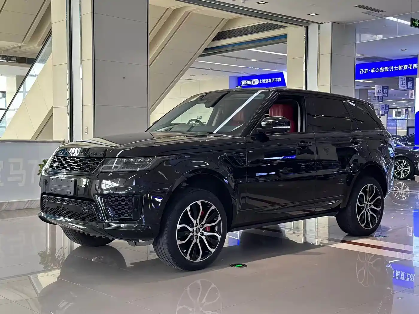 Land Rover Range Rover Sport 2021 3.0 L6 Gloss Black Edition фото 15
