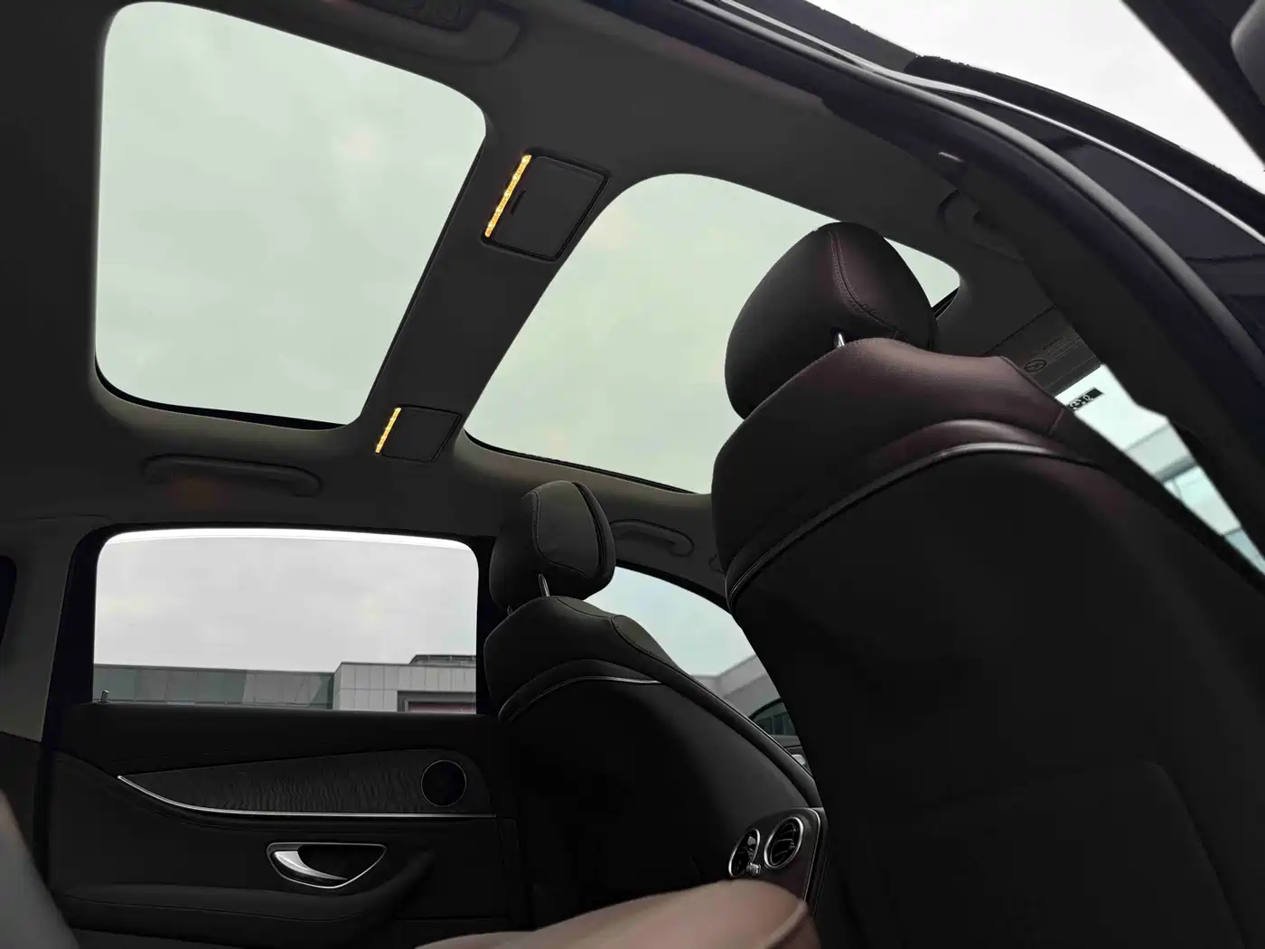 Mercedes-Benz E-Class 2023 E 300 L Fashion фото 14
