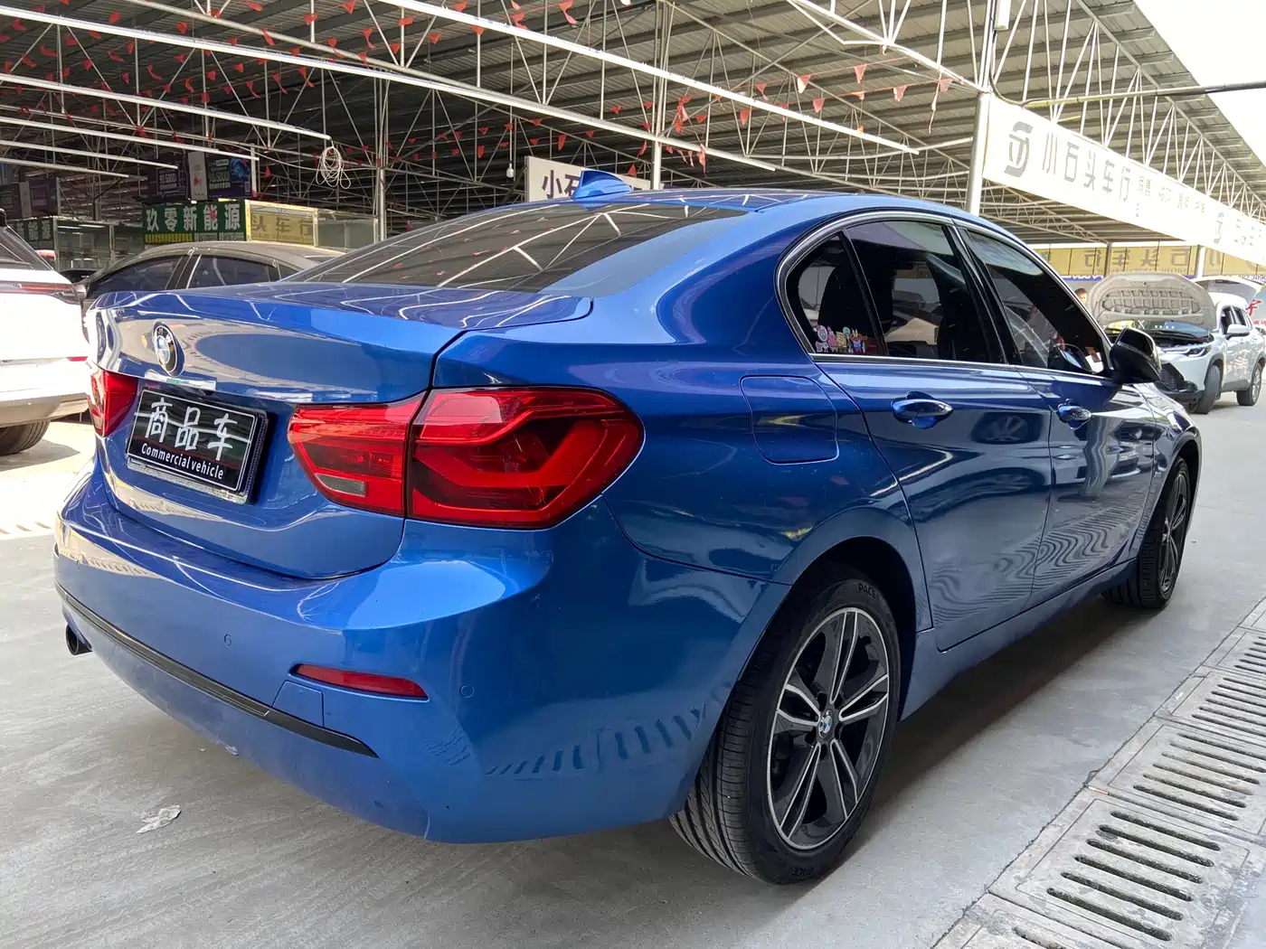 BMW 1 Series 2018 118i Sport Edition фото 14