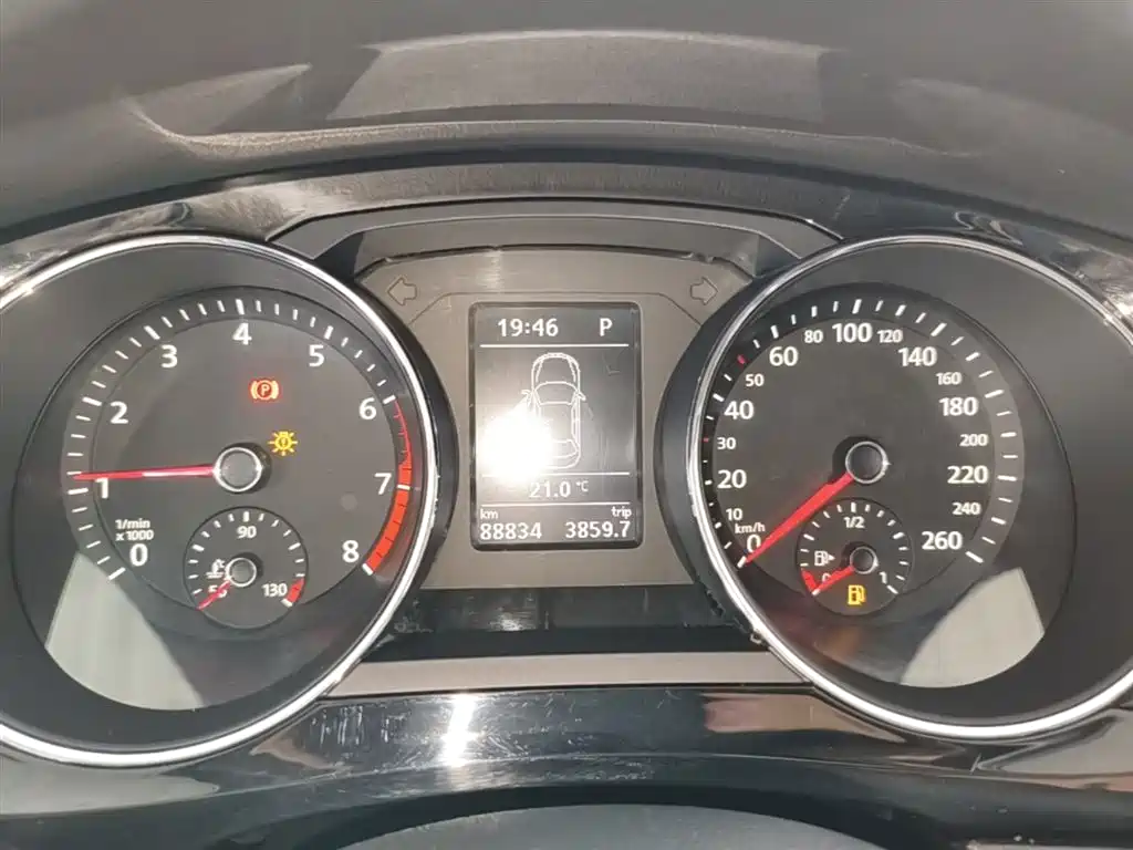 Volkswagen Sagitar 2017 180TSI Automatic Leading фото 12