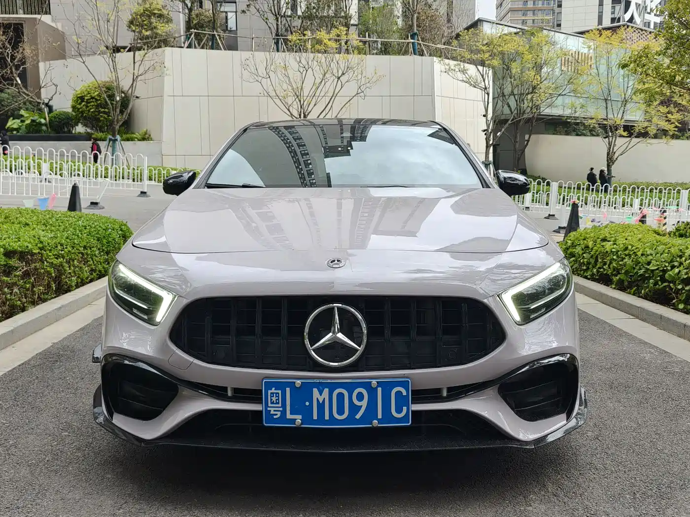Mercedes-Benz A-Class AMG (Import) 2020 AMG A 35 4MATIC фото 2