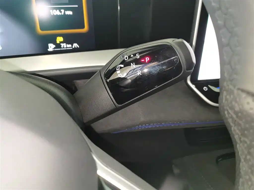 Volkswagen Teramont 2025 Teramont Pro 450TSI 4WD Summit Edition фото 14