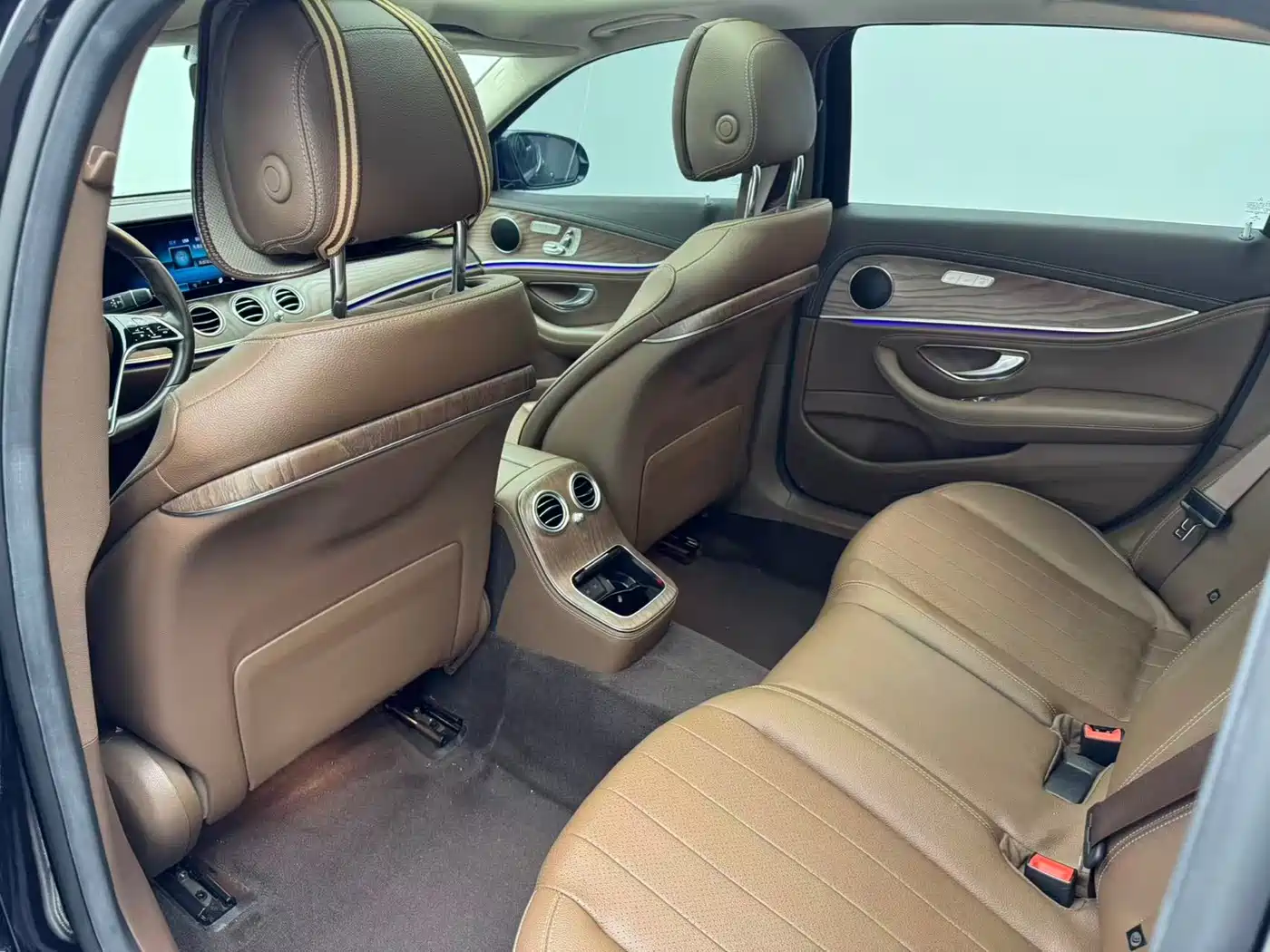 Mercedes-Benz E-Class 2022 E 300 L Fashion фото 9