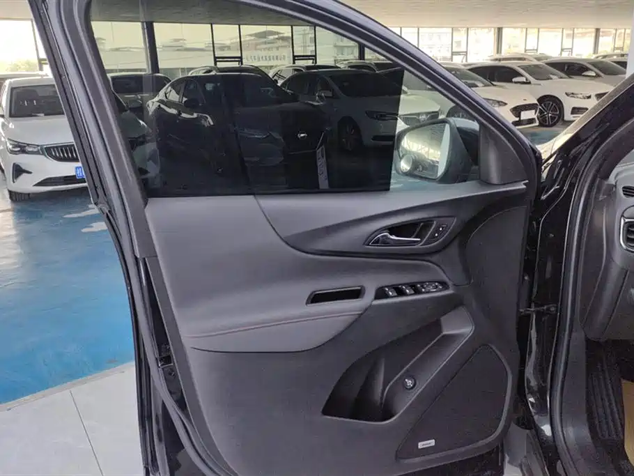 Chevrolet Equinox 2021 550T RS 4WD Intelligent Defender Edition фото 7