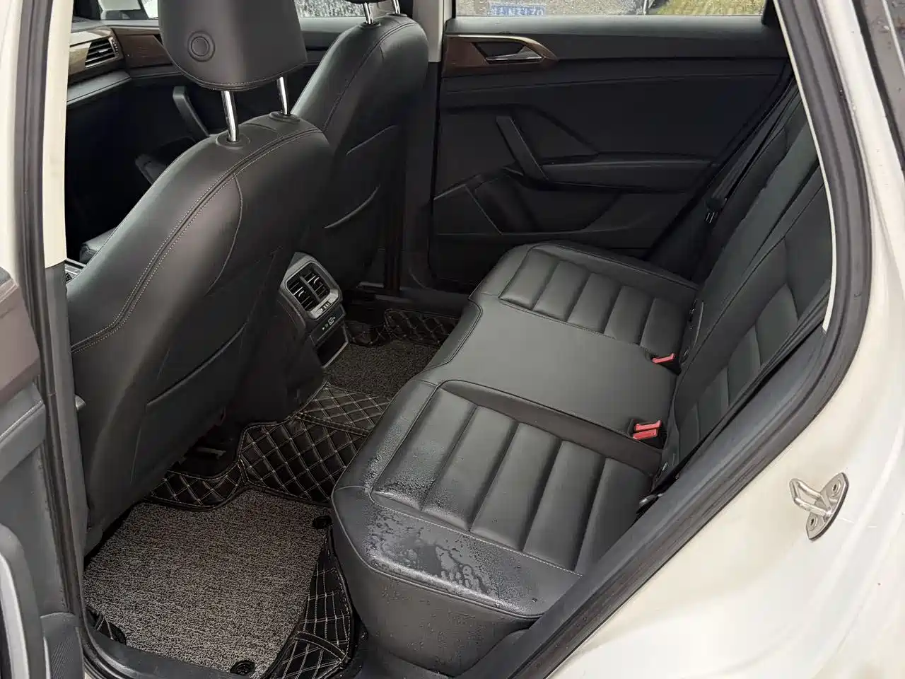 Volkswagen Tharu 2021 Model 280TSI 2WD Luxury Edition фото 5