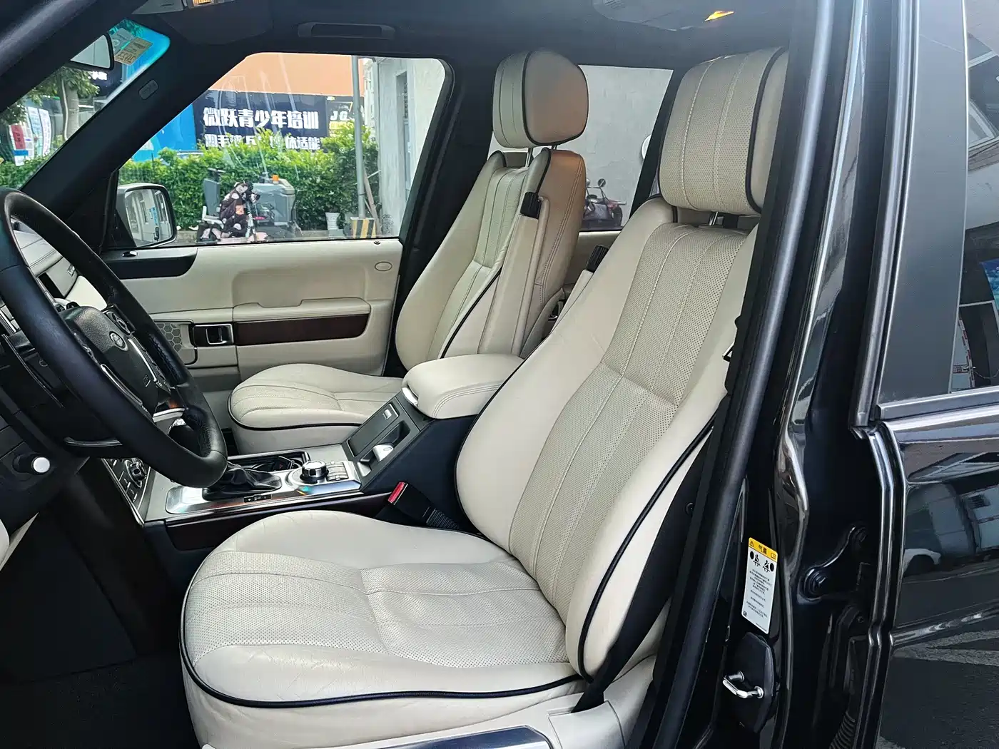 Land Rover Range Rover 2012 5.0 SC V8 фото 9