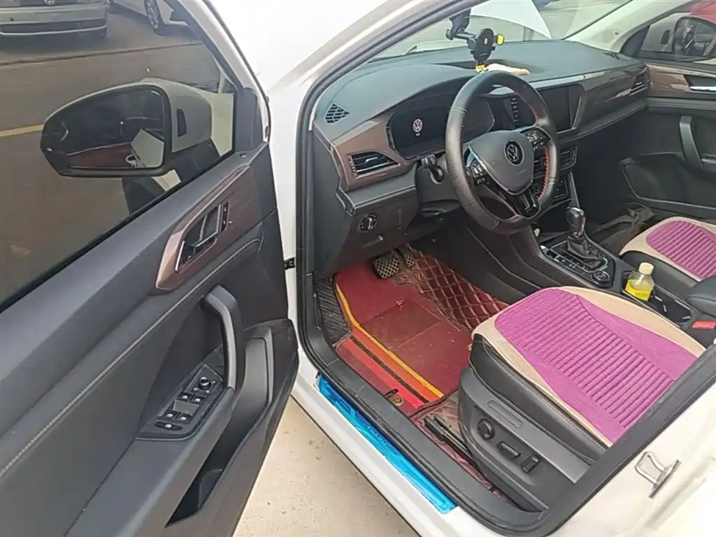 VOLKSWAGEN TUYUE