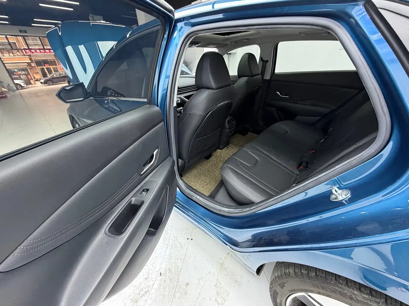 Hyundai Elantra 2021 1.5L CVT GLX Elite Edition фото 15