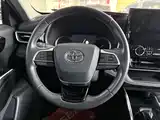 Photo 16 - Toyota Highlander