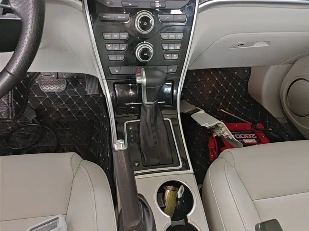 Haval H2 2015 1.5T Automatic 2WD Elite Edition фото 14