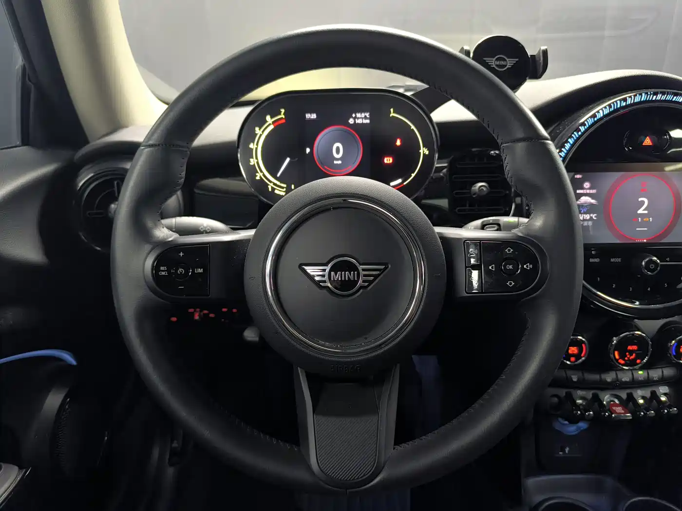MINI 2023 Facelift 1.5T COOPER Artist фото 7