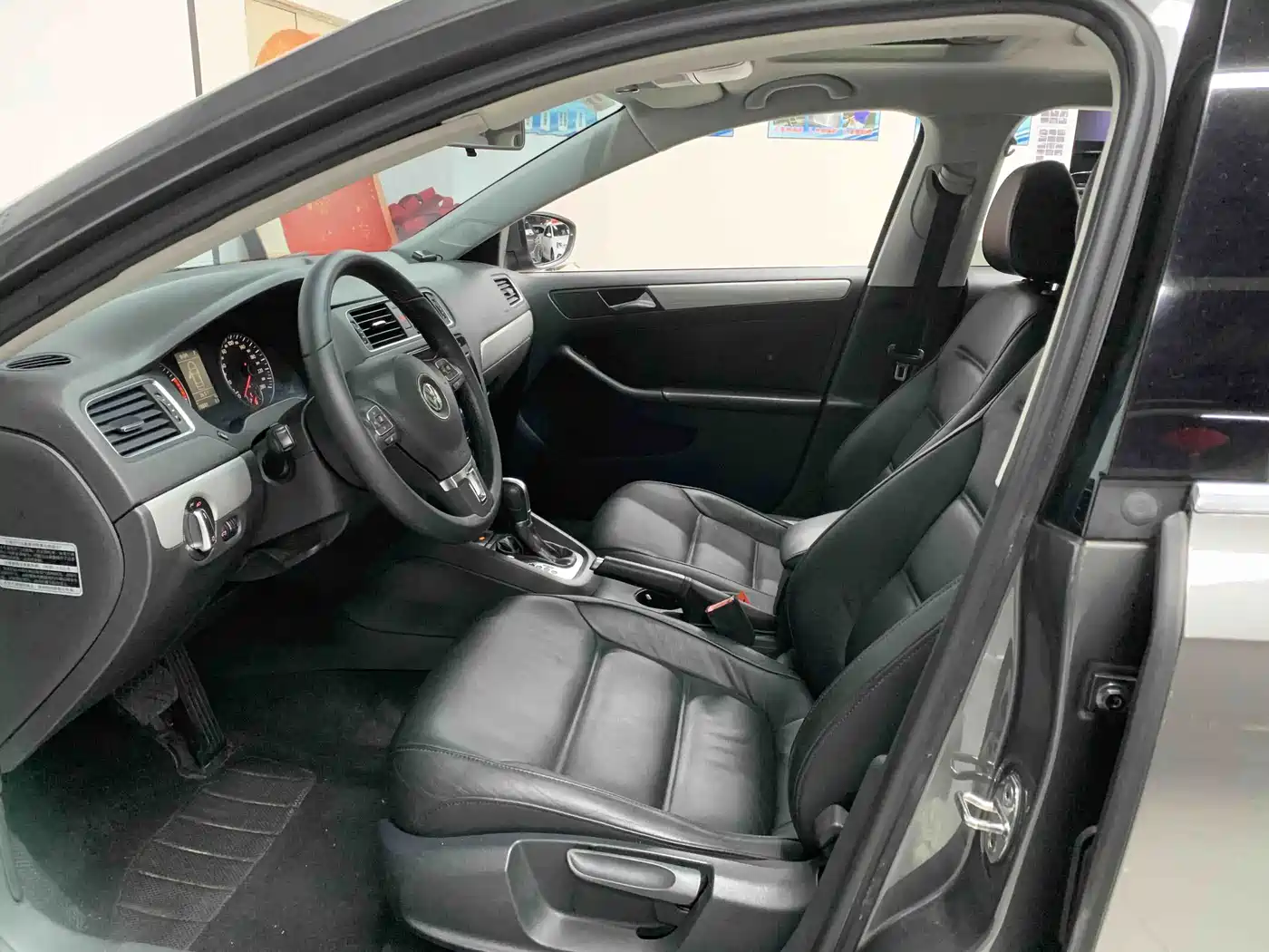 Volkswagen Sagitar 2012 2012 1.4TSI Automatic Luxury