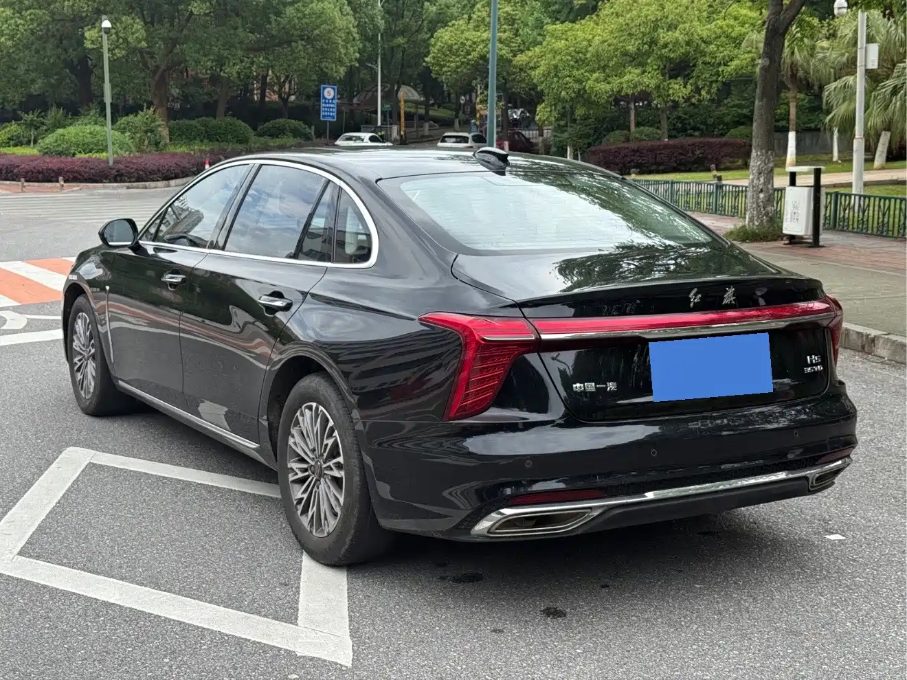 Hongqi H5 2023 1.5T DCT Smart Connect Joy Edition фото 6