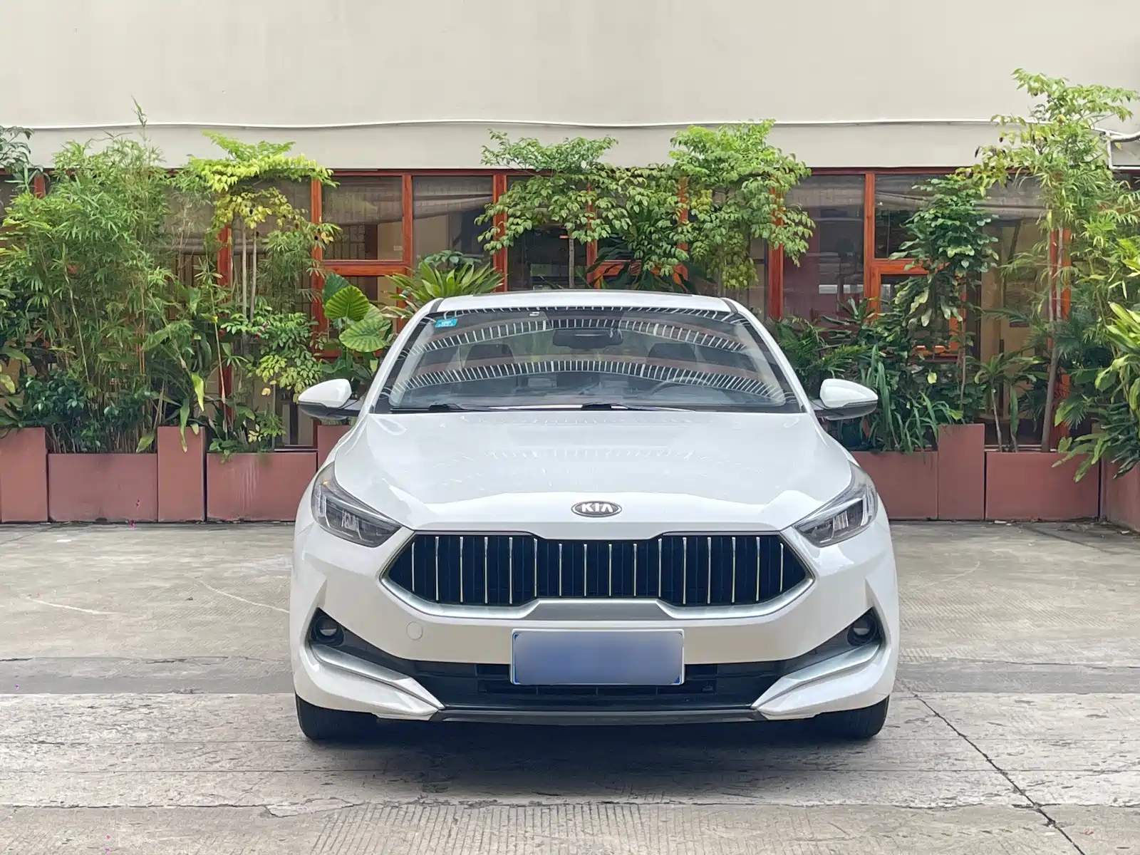 Photo 2 - Kia K3