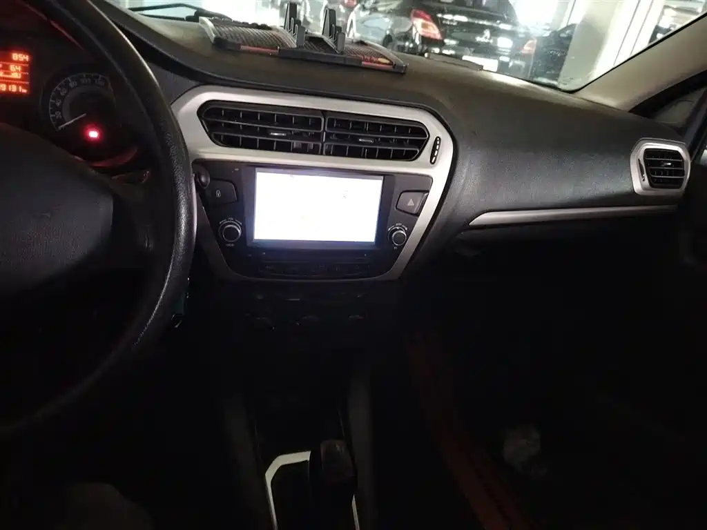 Peugeot 301 2016 1.6L Manual Comfort Edition фото 13