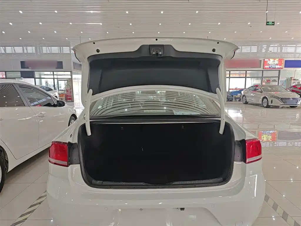 Volkswagen Lamando 2017 230TSI DSG Trend Edition фото 19