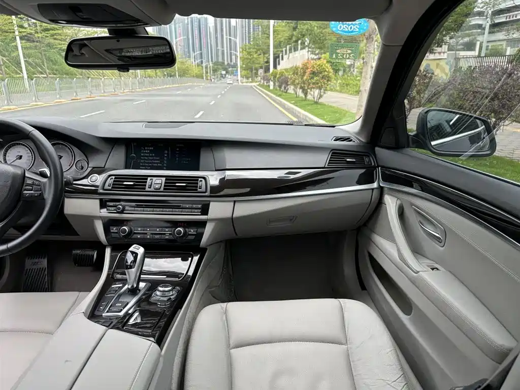 BMW 5 Series 2012 523Li Luxury фото 13