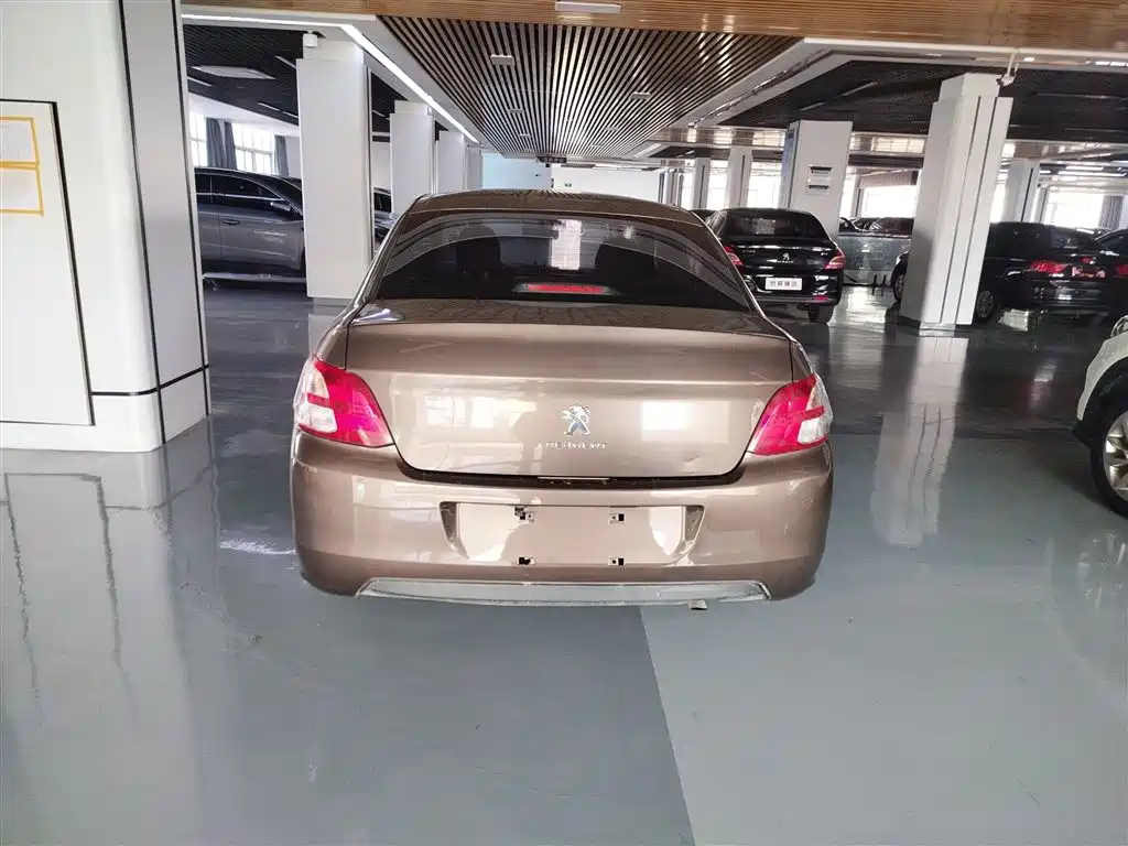 Peugeot 301 2016 1.6L Manual Comfort Edition фото 6