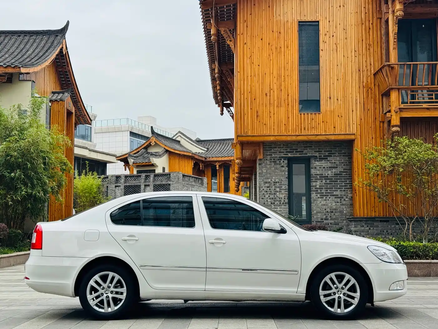 Škoda Octavia 2014 1.6L Auto Yijun Edition фото 5