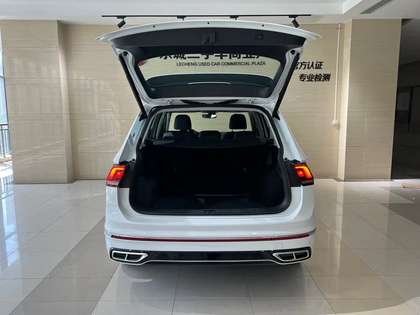 Volkswagen Tiguan L 2024 330TSI Automatic 2WD R-Line Premium Enjoyment Edition фото 20