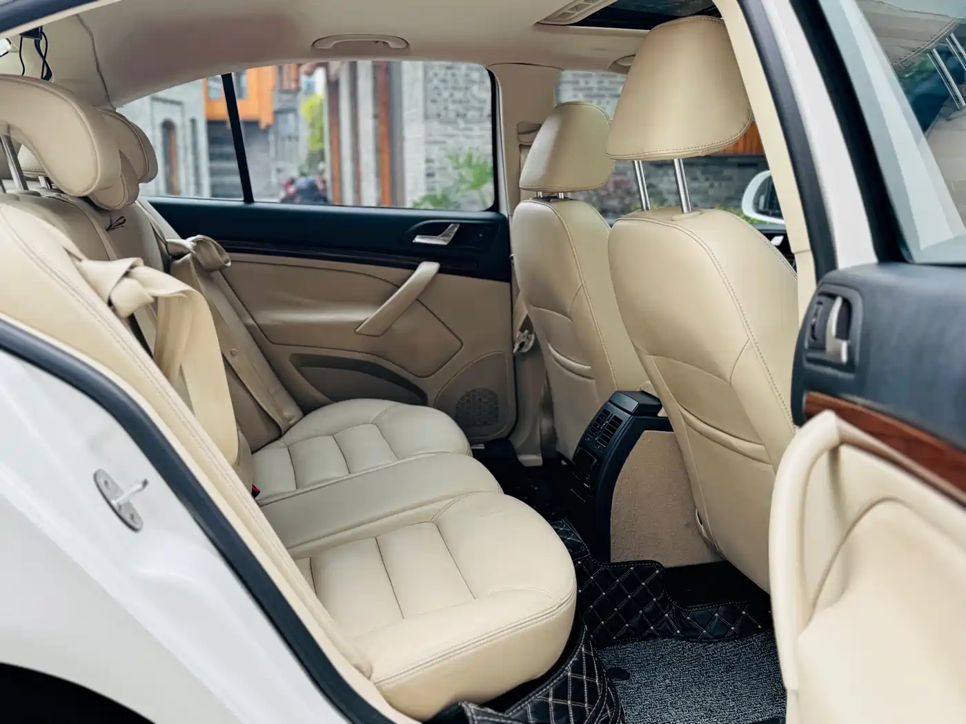 Škoda Octavia 2014 1.6L Auto Yijun Edition фото 14
