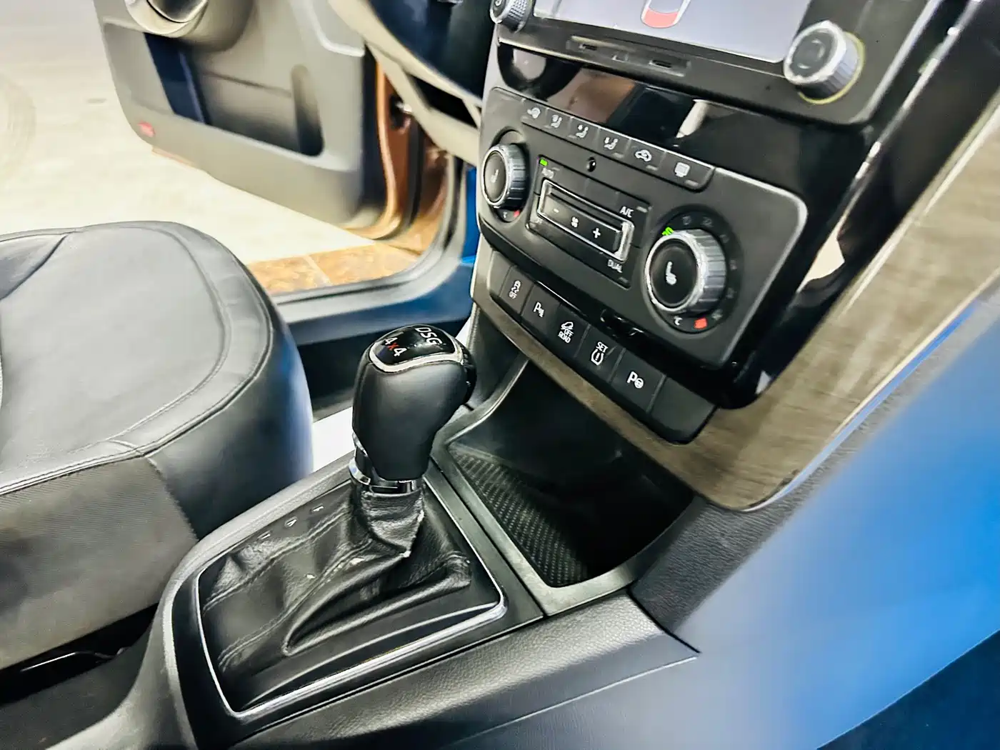 Škoda Yeti 2014 1.8TSI DSG Off-Road Edition фото 42