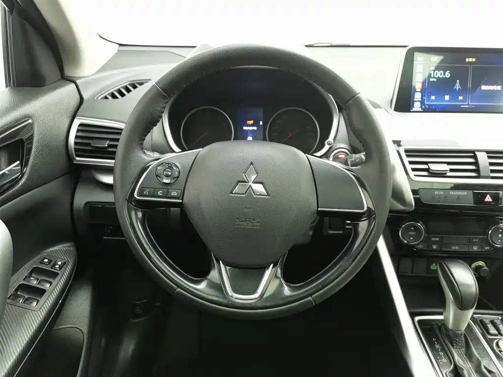 Mitsubishi Eclipse Cross 2018 1.5T CVT 2WD Dream Edition фото 11