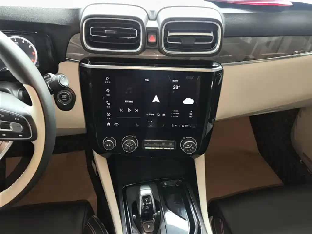 Lynk & Co 02 2018 Model 1.5T DCT 2WD Yao Pro Edition China V фото 12
