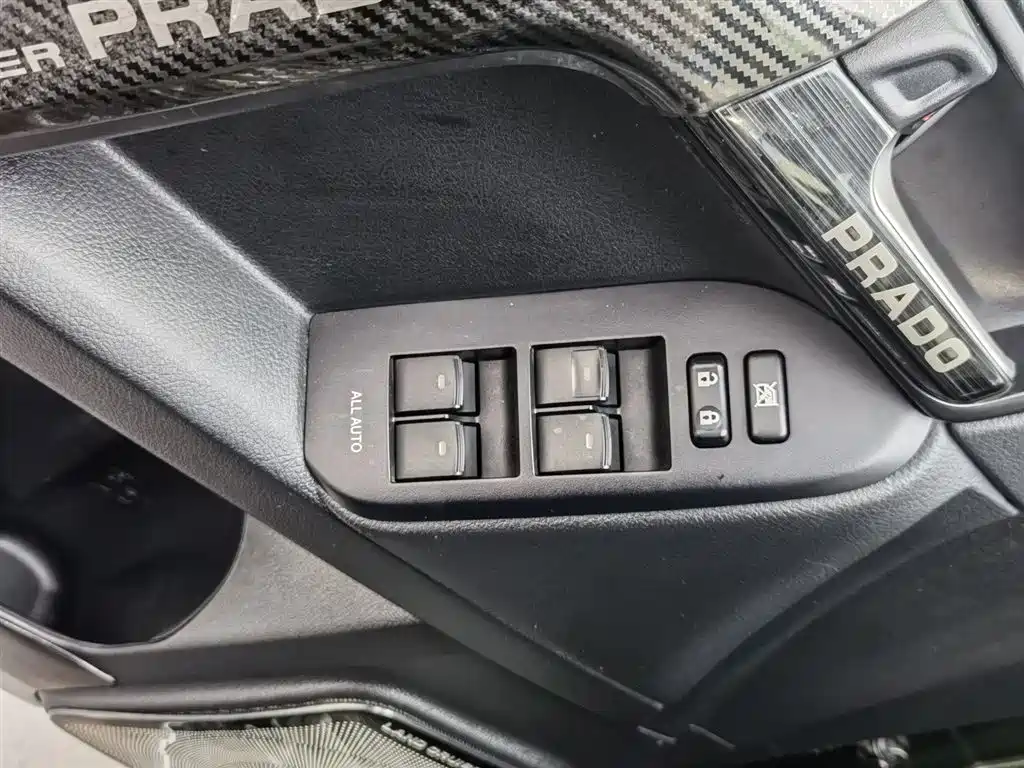 Toyota Prado 2018 3.5L Automatic TX-L Rear-mounted Spare Tire фото 9