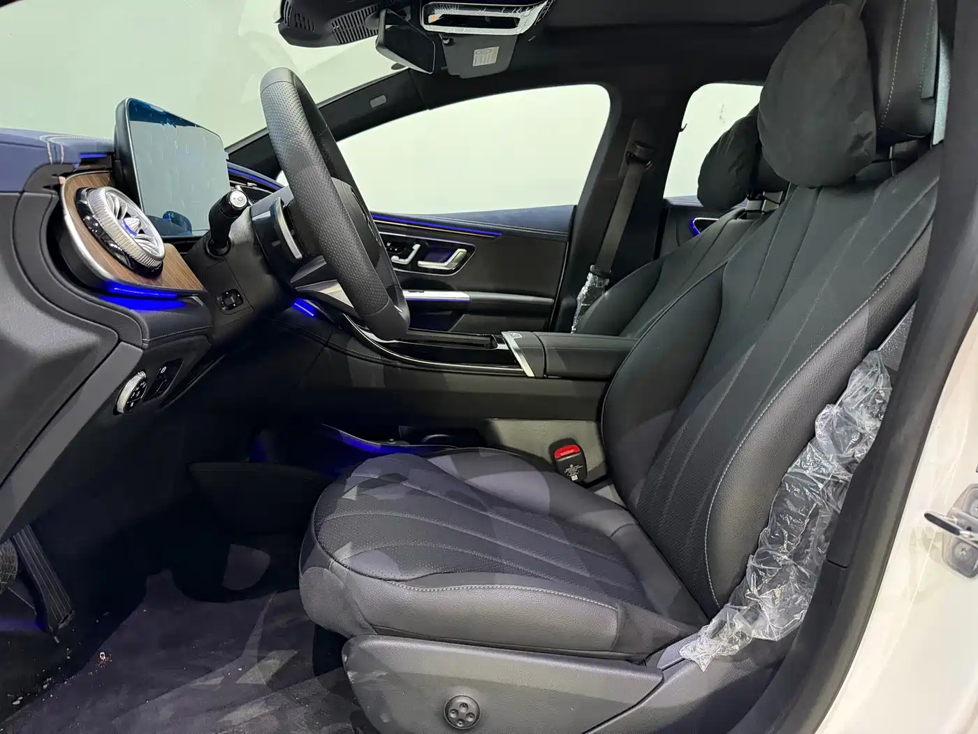 Mercedes-Benz EQE 2025 2025 Model 500 4MATIC Luxury Edition