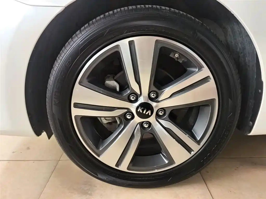 Kia Kaishen 2017 1.8L Automatic GLS фото 23