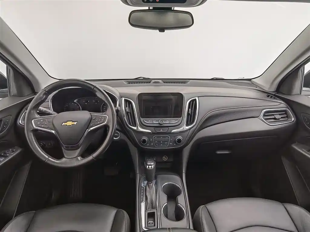 Chevrolet Equinox 2018 RS 550T Automatic 4WD Pioneer Edition фото 5