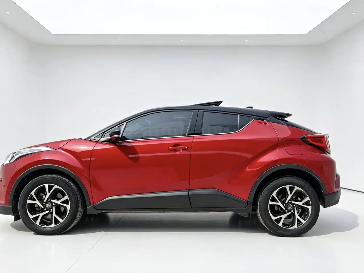 Toyota C-HR 2021 2.0L Comfort Edition фото 4
