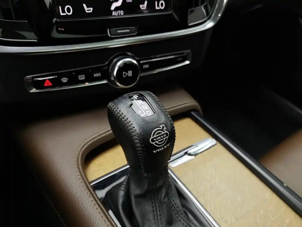 Фото 13 - Volvo S90