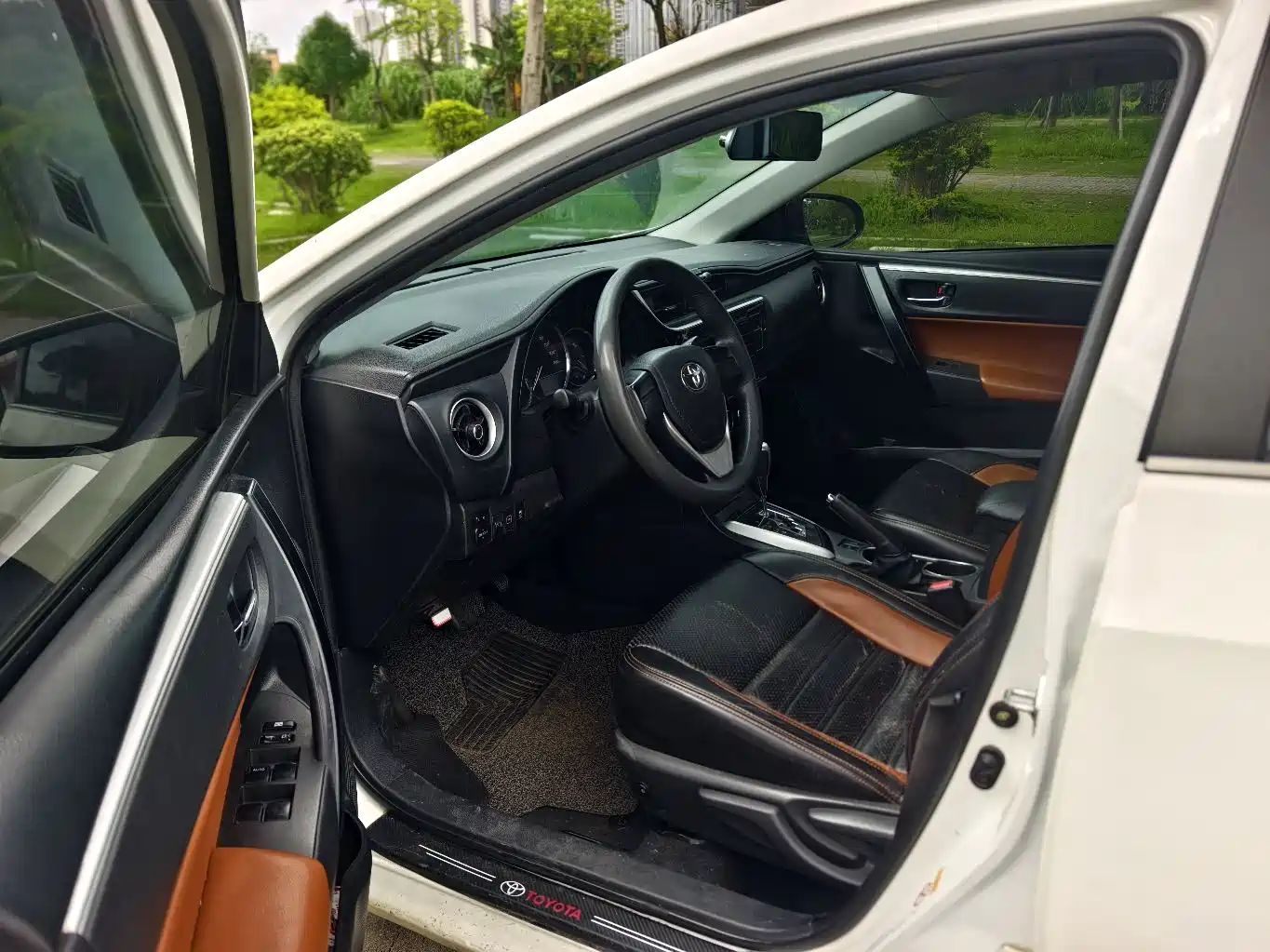 Toyota Corolla 2017 Facelift 1.2T S-CVT GL фото 8