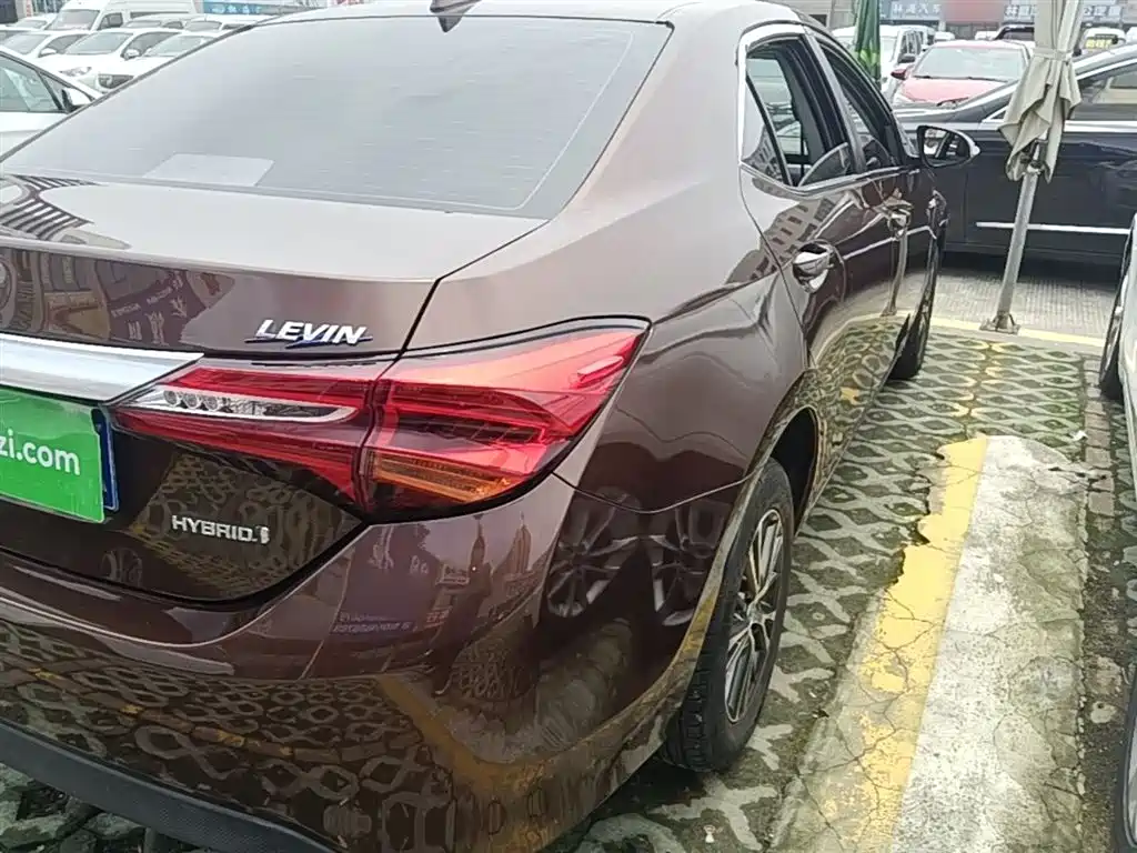 Toyota Levin 2016 Hybrid 1.8H GS E-CVT Elite Sunroof фото 8