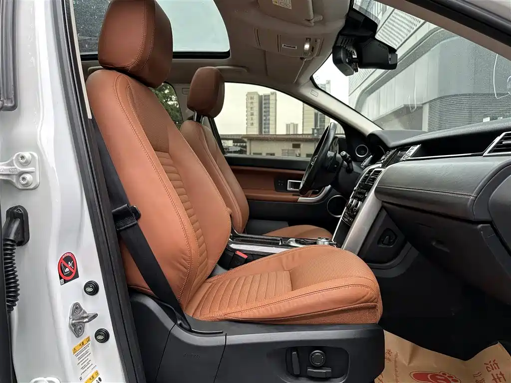 Land Rover Discovery Sport 2017 2.0T HSE LUXURY фото 6